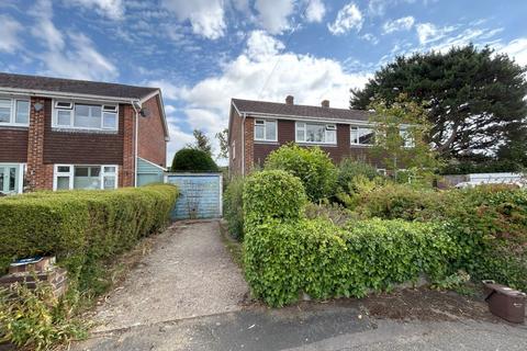 60 Rosewood Gardens, New Forest, New... 3 bed semi