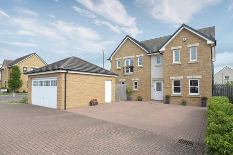 28 South Chesters Avenue, Bonnyrigg... 6 bed house for sale