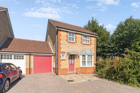 Doncaster Close, Stevenage SG1 3 bed detached house for sale