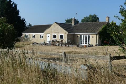 Hullavington SN14 5 bed detached bungalow for sale