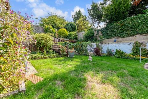 Biddenden Way, Istead Rise, Kent 3 bed semi