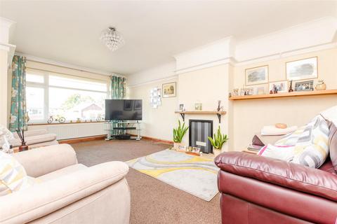 Biddenden Way, Gravesend DA13 3 bed semi