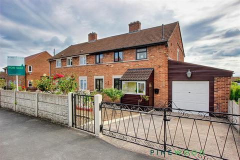 Priestley Avenue, Alfreton DE55 3 bed semi