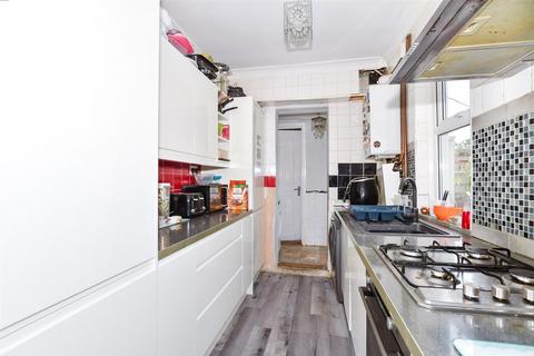 Malling Road, Snodland ME6 3 bed end of terrace house for sale