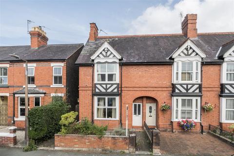 Park Avenue, Oswestry. 3 bed house for sale
