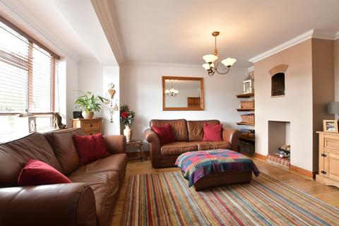 North Hill Drive, Romford RM3 2 bed terraced house for sale