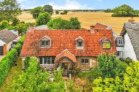 Winfarthing 2 bed detached house for sale
