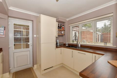 Ragstone Road, Bearsted, Maidstone, Kent 3 bed semi