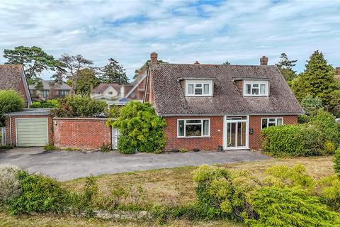Waterford Gardens, Christchurch BH23 3 bed detached house for sale