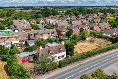 Holt Heath, Worcester, WR6 3 bed detached house for sale