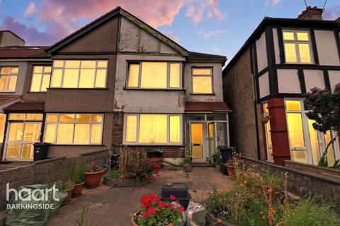 Horns Road, Barkingside 3 bed end of terrace house for sale