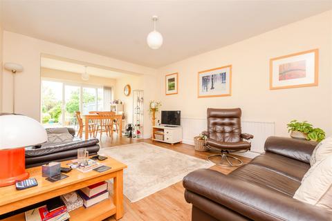 Fairview Road, Istead Rise, Kent 3 bed semi