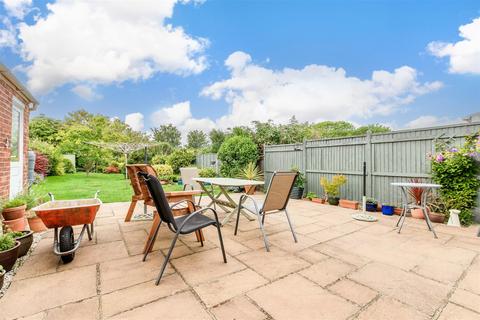 Fairview Road, Istead Rise, Kent 3 bed semi