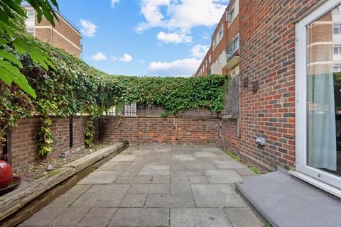 Windsor Terrace, Hoxton, London, N1 2 bed maisonette for sale