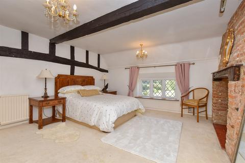 Weddington, Ash, Canterbury, Kent 5 bed detached house for sale