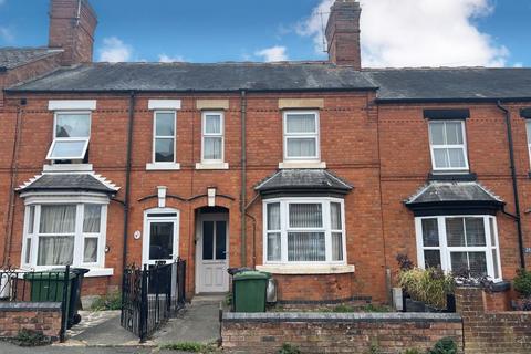25 Windsor Road, Evesham... 2 bed terraced house for sale