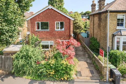 Grange Road, Kingston Upon Thames, KT1 2 bed detached house for sale