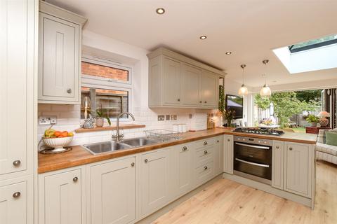 New North Road, Reigate RH2 2 bed semi