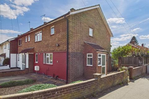 Peascroft Road, Hemel Hempstead, HP3 3 bed end of terrace house for sale