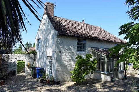 High Street, Snitterby, Gainsborough... 4 bed cottage for sale