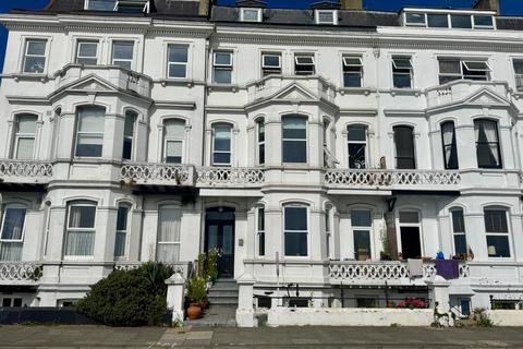 Flat A, 4 Prince of Wales Terrace... 1 bed flat for sale
