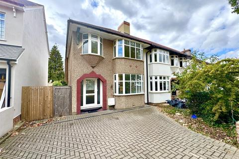 Ranleigh Gardens, Bexleyheath DA7 3 bed semi