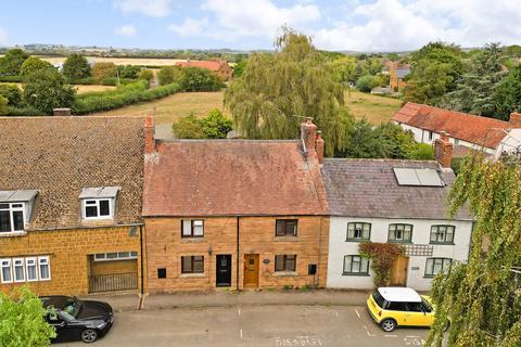 Fenny Compton 2 bed terraced house for sale
