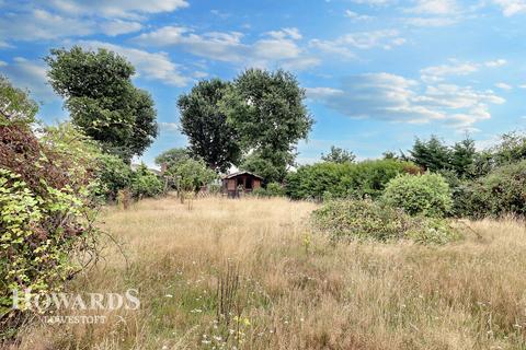 Gorleston Road, Oulton Broad 2 bed detached bungalow for sale