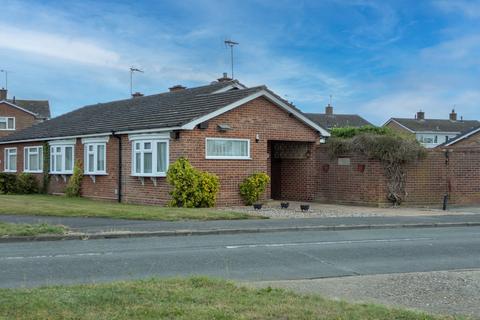 Hornbeam Road, Stowmarket, IP14 3 bed semi