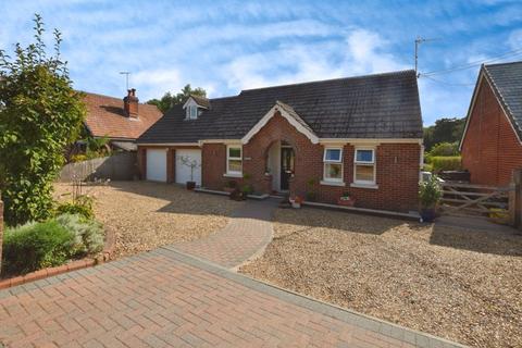 Southampton Road, Whaddon            ... 4 bed detached house for sale