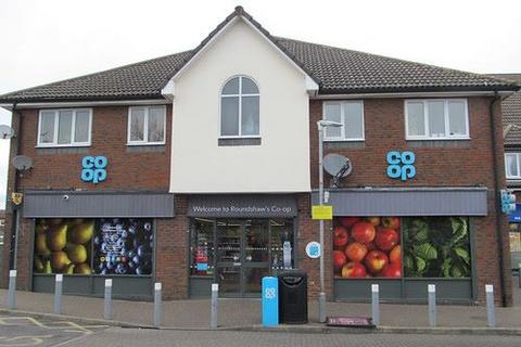 9 Mollison Square, Wallington... 2 bed flat for sale