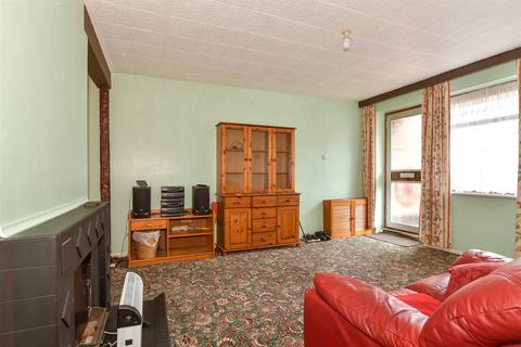 Neal Road, Sevenoaks TN15 2 bed semi