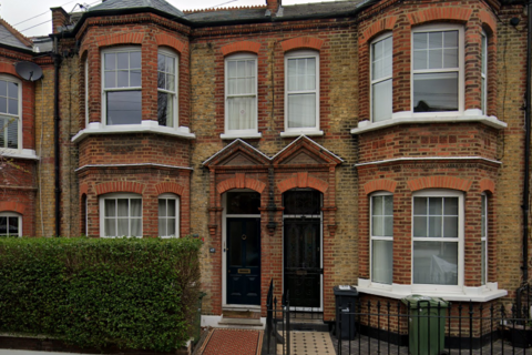 London SW4 1 bed flat for sale