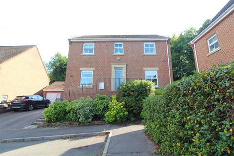 Cwm Braenar, Blackwood NP12 4 bed property for sale