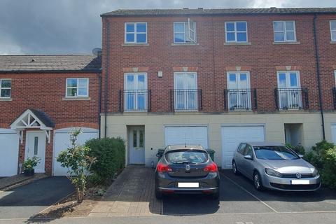 26 Ingles Drive, Worcester... 5 bed townhouse for sale