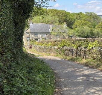 6 bedroom detached house for sale