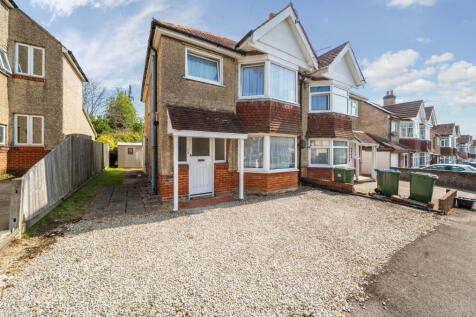 Ripstone Gardens, Southampton, Hampshire 2 bed semi