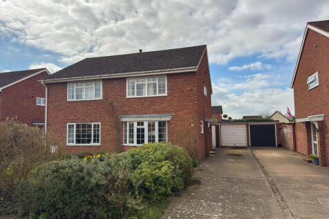 White House Drive, Kingstone... 3 bed semi