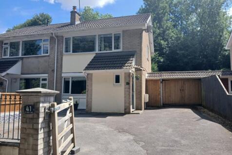 Coombe Lane, Shepton Mallet, BA4 3 bed semi