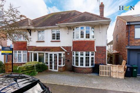 4 bedroom semi-detached house for sale