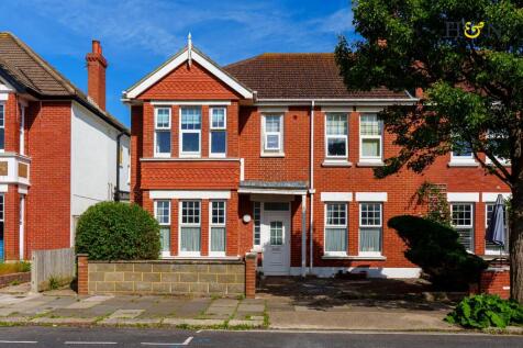 Langdale Gardens, Hove BN3 3 bed maisonette for sale