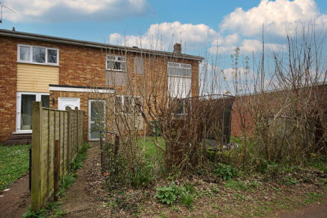 4 bedroom end of terrace house for sale