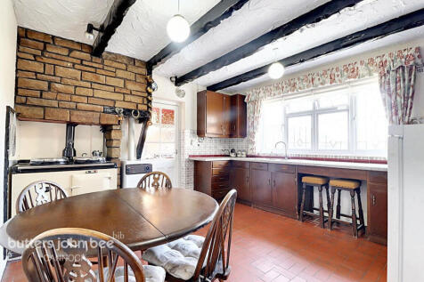 Deer Close, Cannock 4 bed bungalow for sale