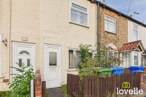 First Lane, East Riding of Yorkshire... 2 bed terraced house for sale