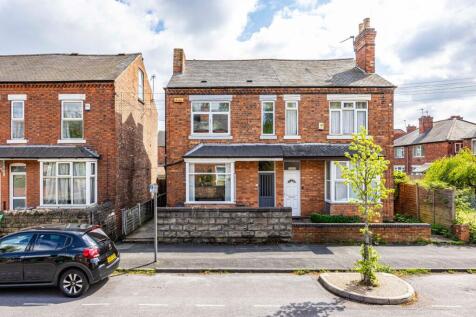 Highfield Road, Nottingham, NG7 4 bed semi