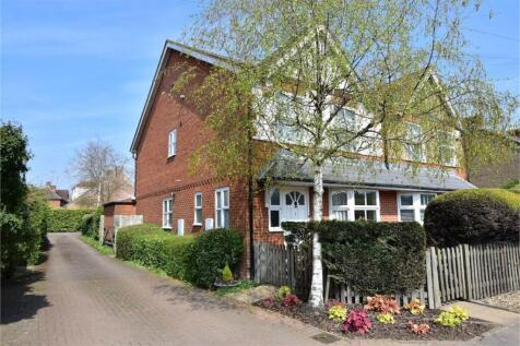 Park Road, Farnham Royal SL2 4 bed property for sale