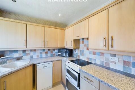 Acorn Drive, Wokingham 2 bed apartment for sale