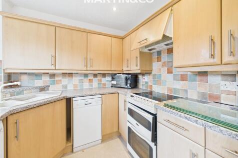 Acorn Drive, Wokingham 2 bed apartment for sale
