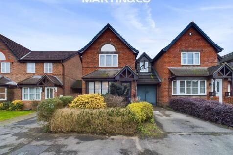 Alderman Willey Close, Wokingham 3 bed semi