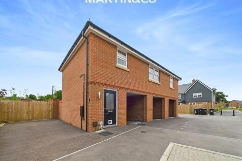 2 bedroom maisonette for sale